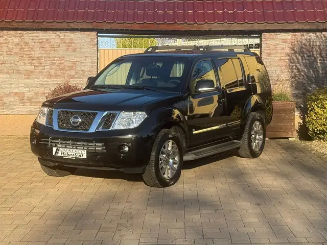 Nissan Pathfinder 3.0 dCi LE