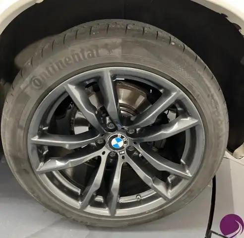 BMW X5 view 21