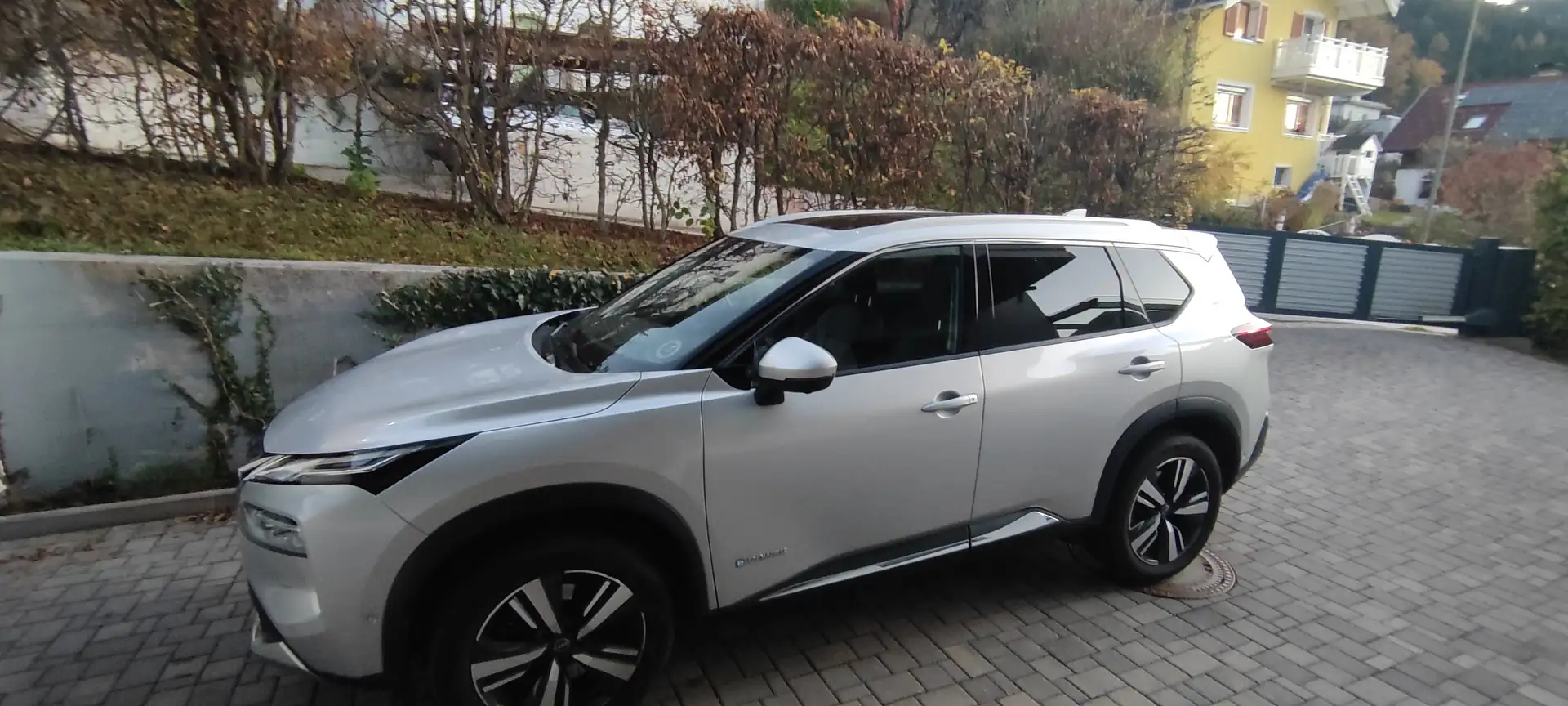 Nissan X-Trail 1,5 VC-T e-Power 4ORCE Premiere Edition Silber - 2