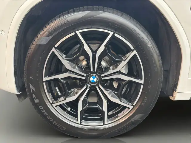 BMW X3 view 11