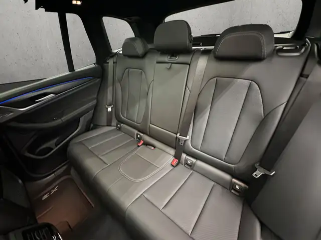 BMW X3 view 14