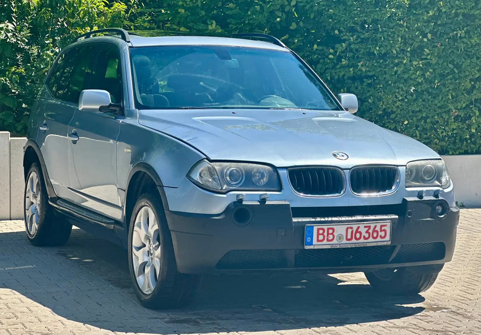BMW X3 3.0i ALLRAD+AUTOMATIK+PANO+SHZ Blau - 2