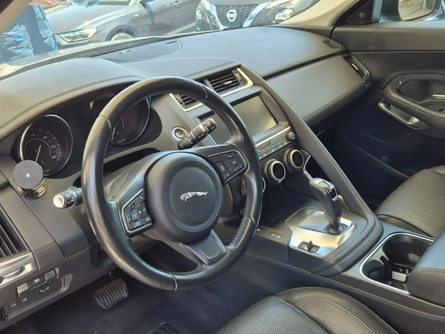 Jaguar E-Pace 2.0D 180CV AWD aut. S Blanc - 2