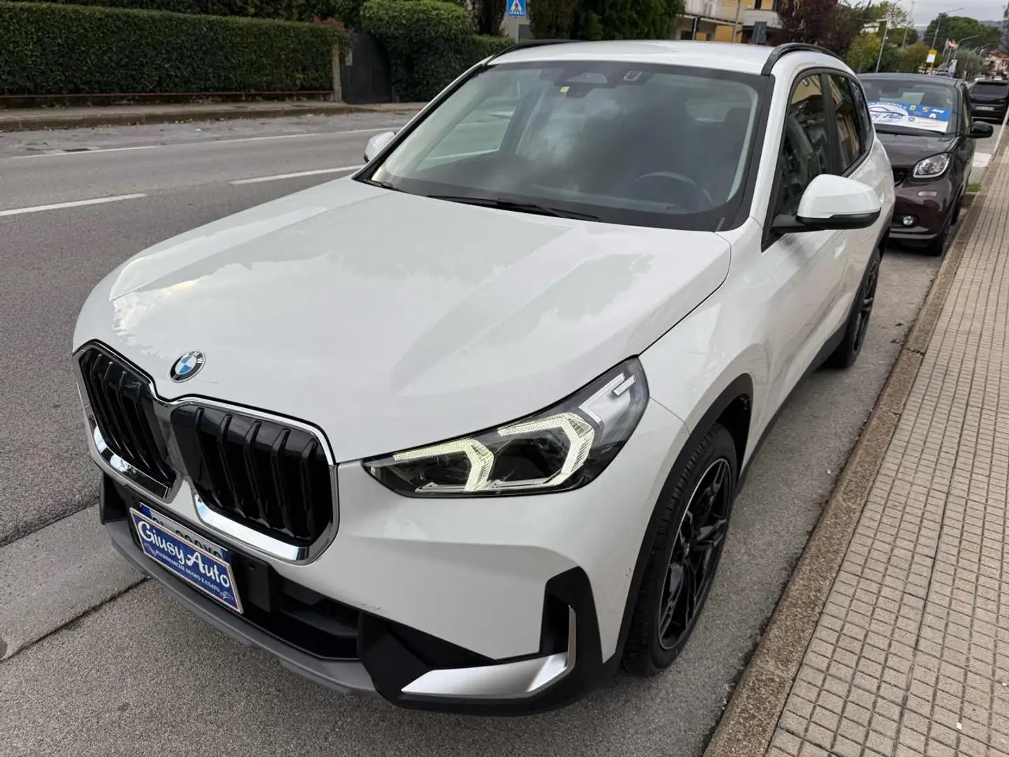 BMW X1 sDrive 18d Weiß - 2
