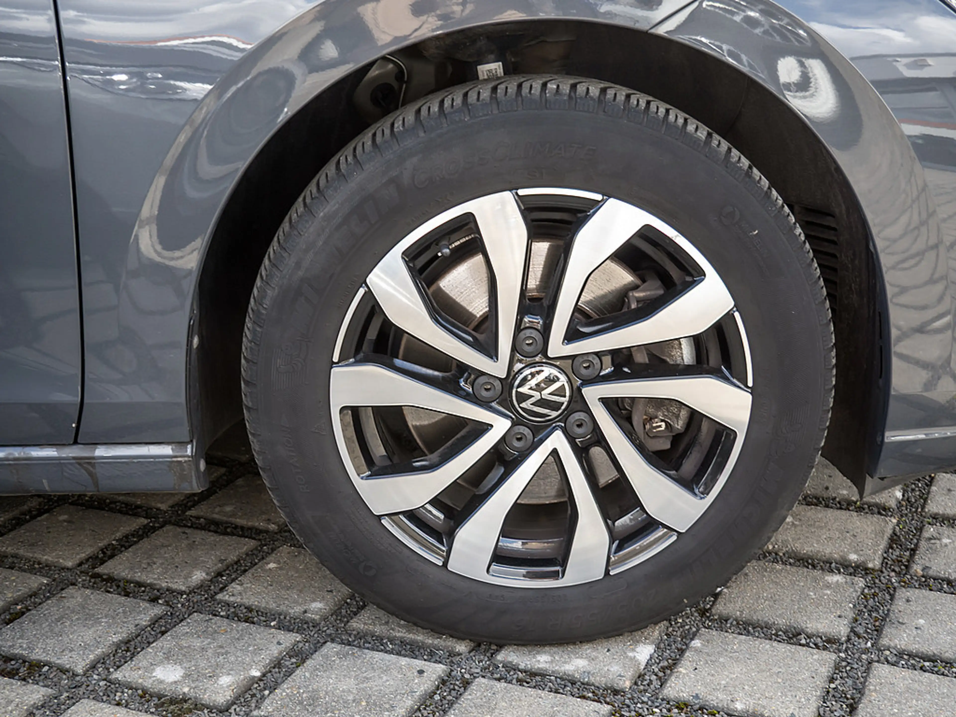 Volkswagen Golf VIII Variant 2.0 TDI Active SHZ NAVI LED — photo 5