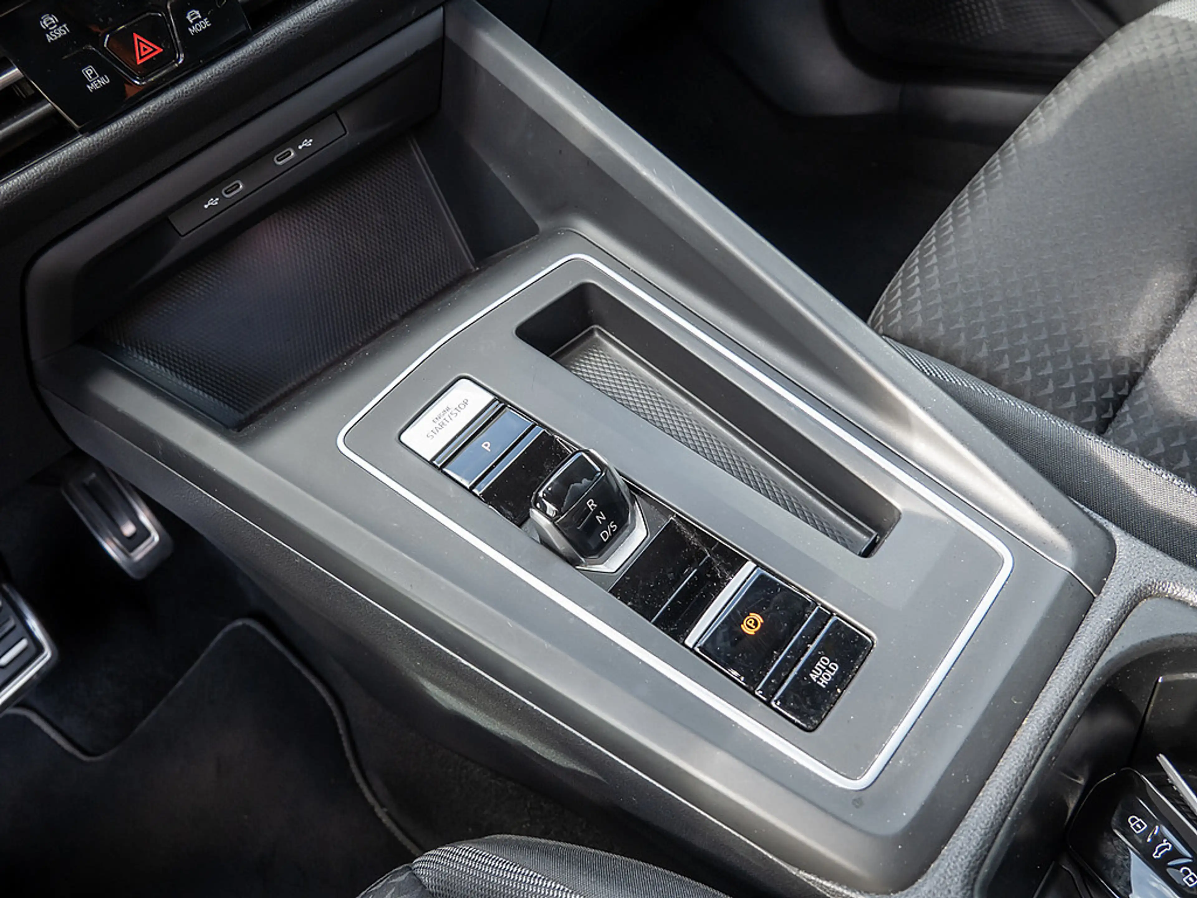 Volkswagen Golf VIII Variant 2.0 TDI Active SHZ NAVI LED — photo 12