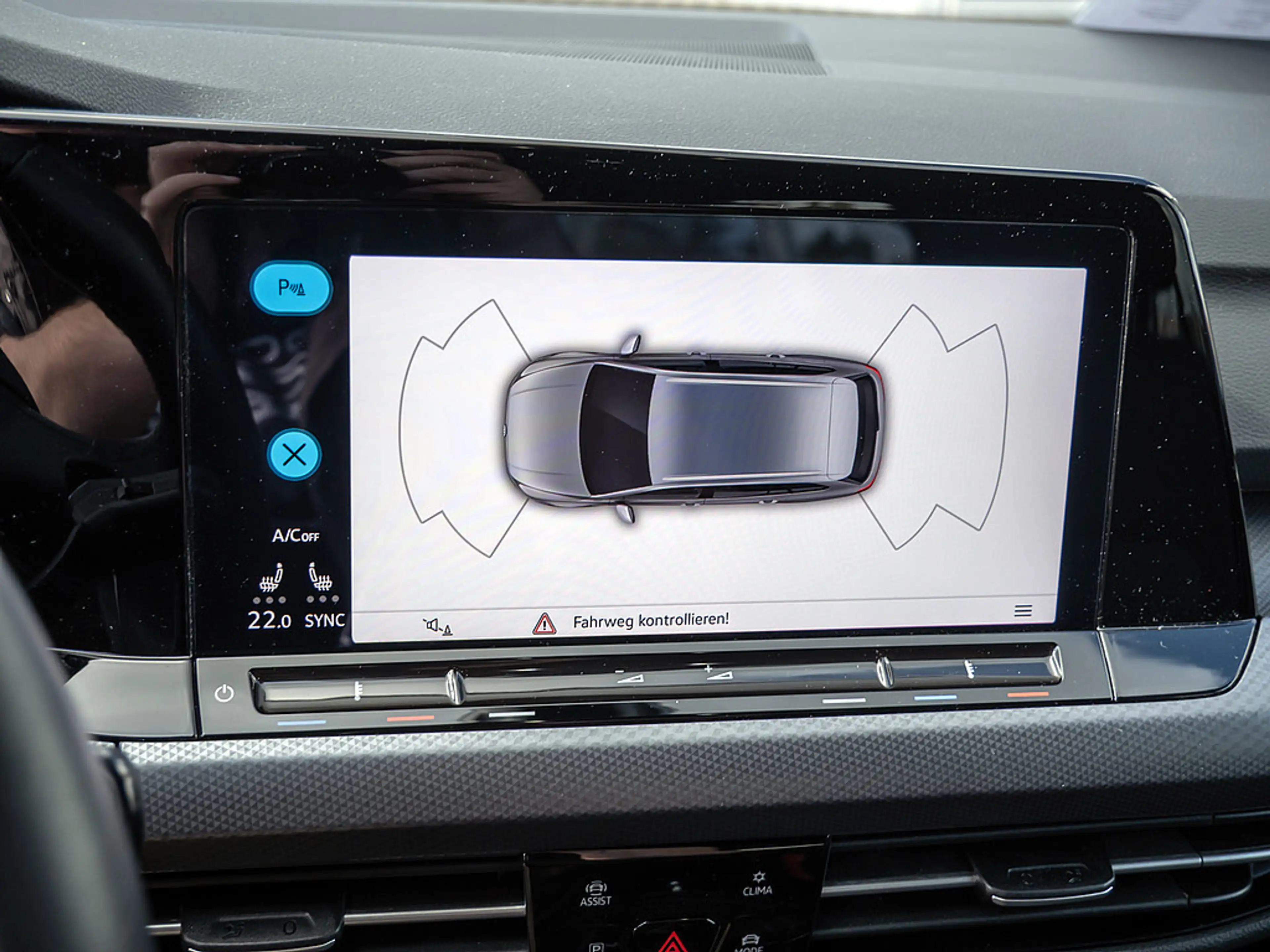 Volkswagen Golf VIII Variant 2.0 TDI Active SHZ NAVI LED — photo 11