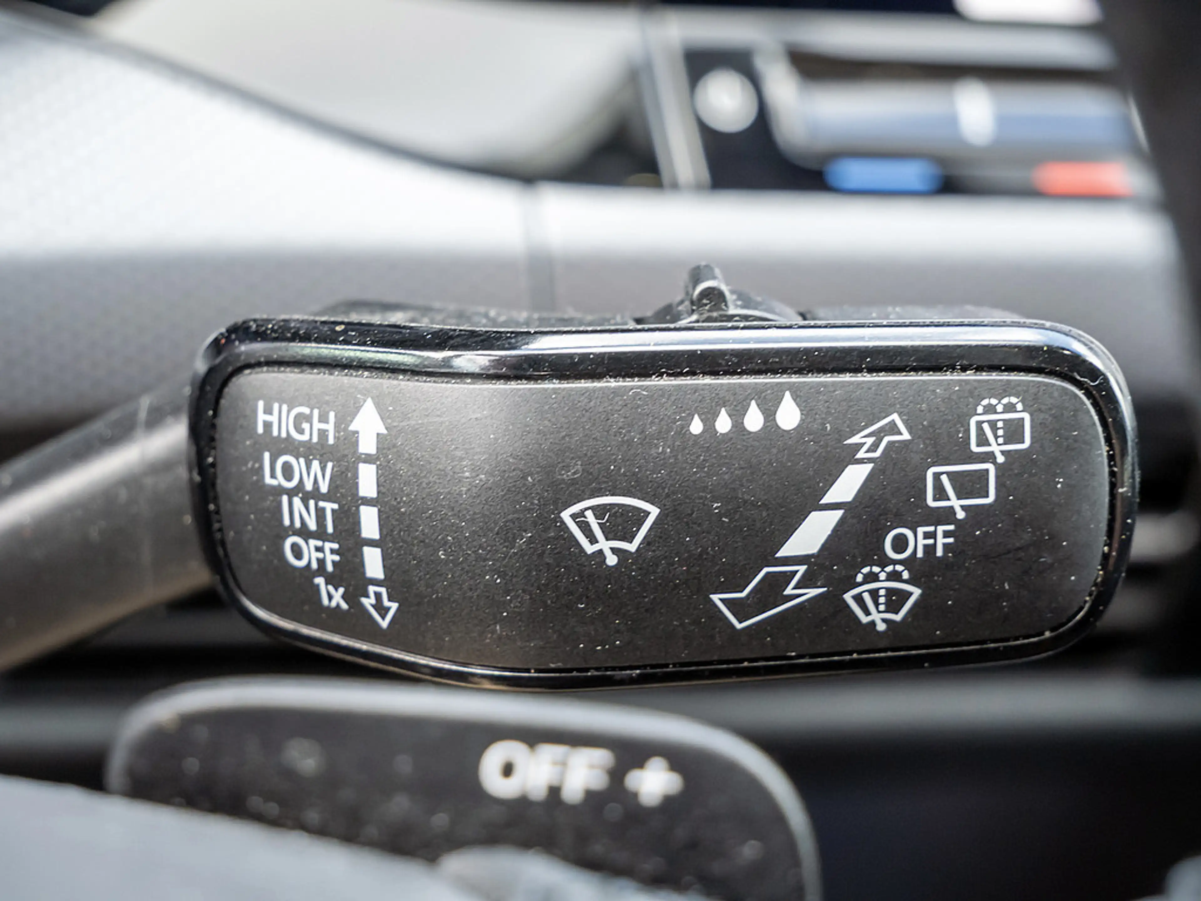 Volkswagen Golf VIII Variant 2.0 TDI Active SHZ NAVI LED — photo 15