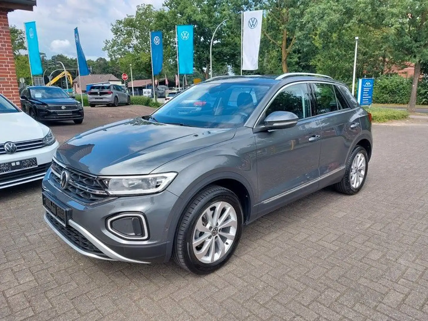 Volkswagen T-Roc 1,5 TSI Style DSG*el. Heckklappe*KLA*ACC Grau - 1