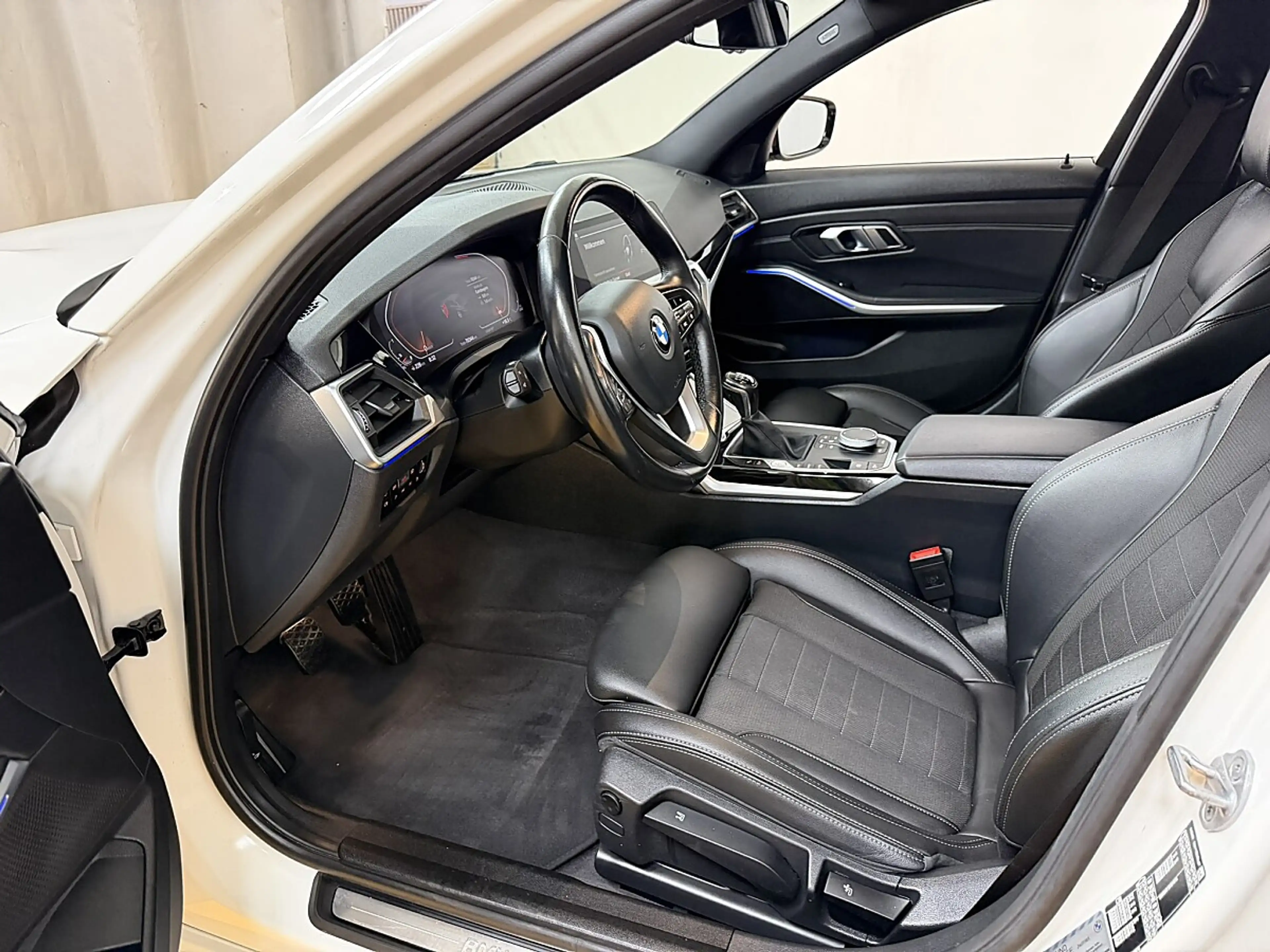 BMW 318 d Sportsize_Navi — photo 8