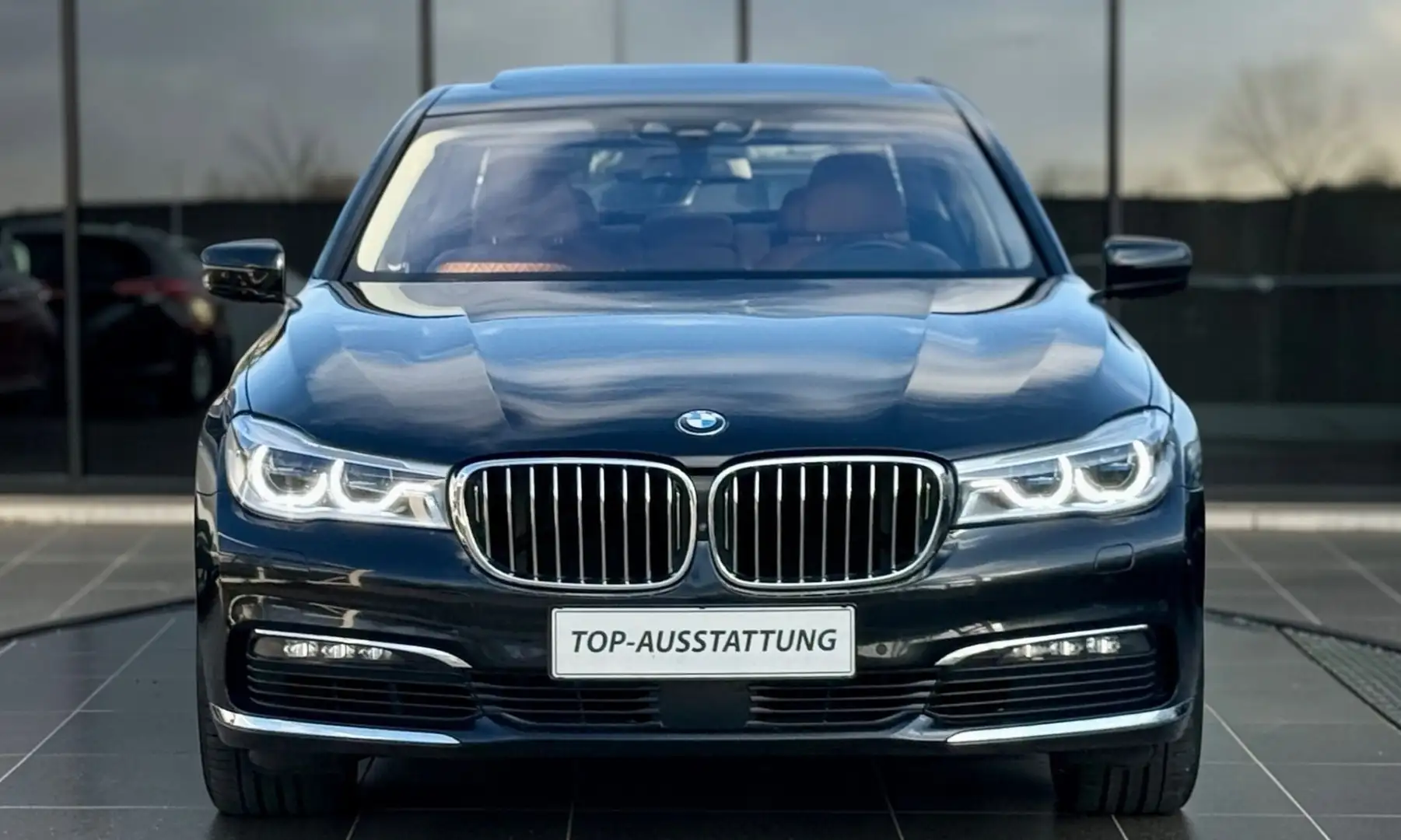 BMW 750 i *TOP-Ausstattung +Servicegepflegt xDrive Aut. Schwarz - 2