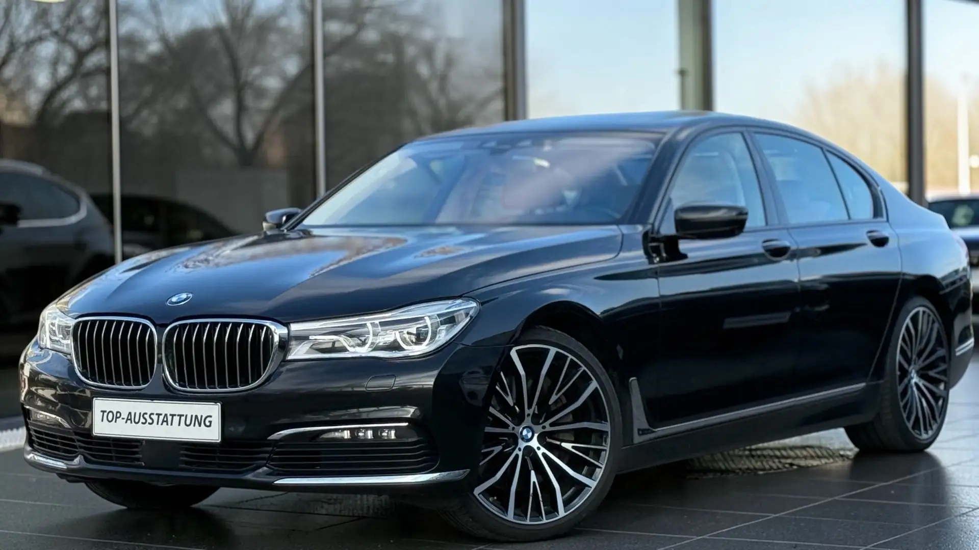 BMW 750 i *TOP-Ausstattung +Servicegepflegt xDrive Aut. Schwarz - 1