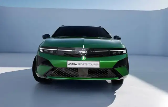 Opel Astra view 6