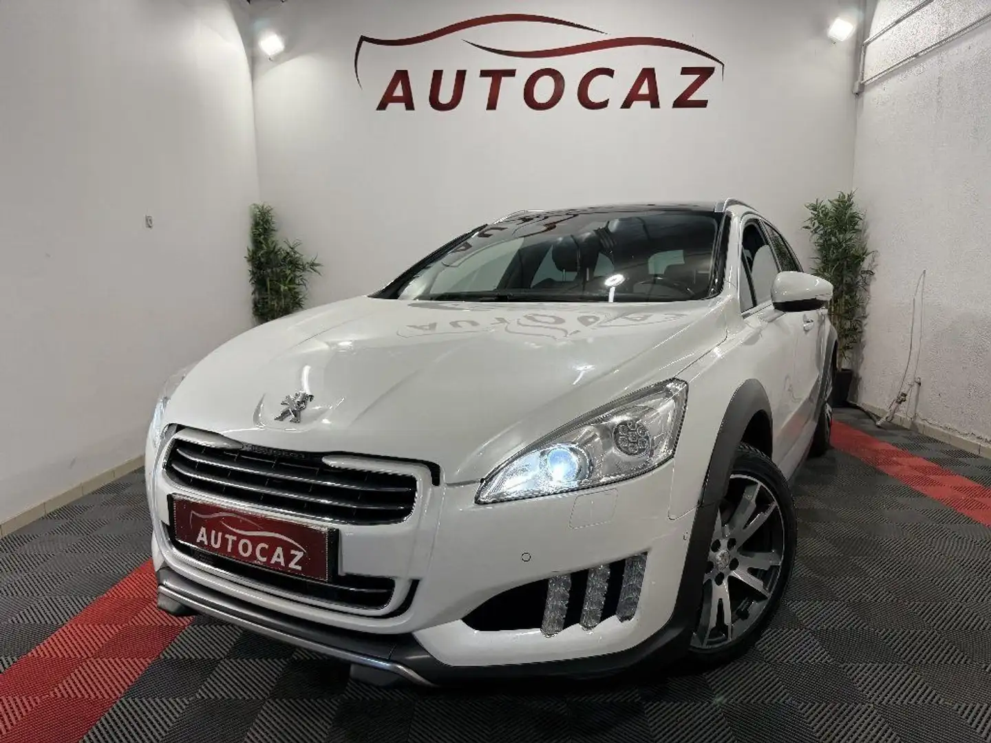 Peugeot 508 RXH 2.0 HDi 163ch HYBRID4 AUTO + Electric 37ch Blanc - 1