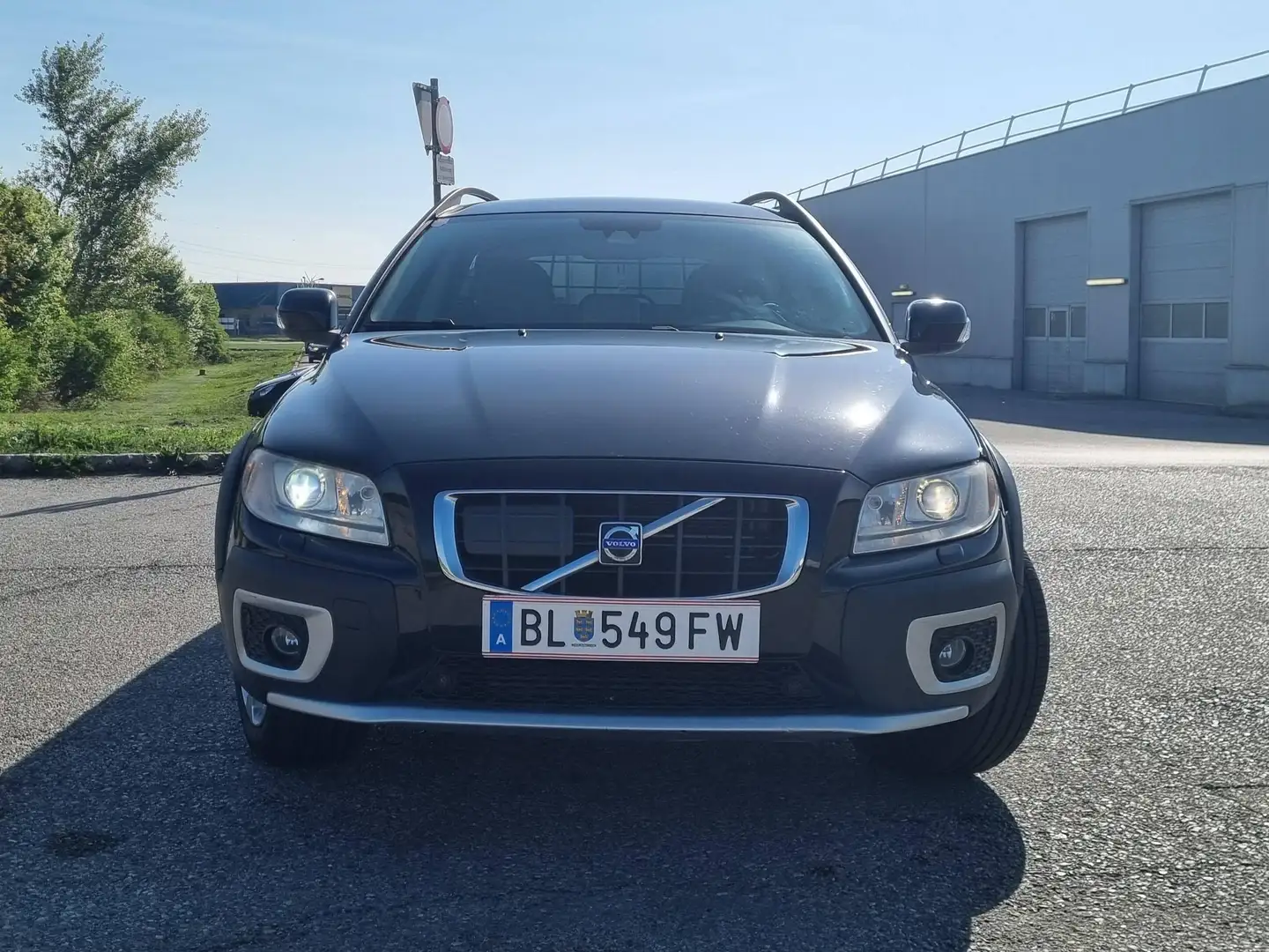 Volvo XC70 XC70 D5 Summum AWD Geartronic Aut. Summum Schwarz - 2