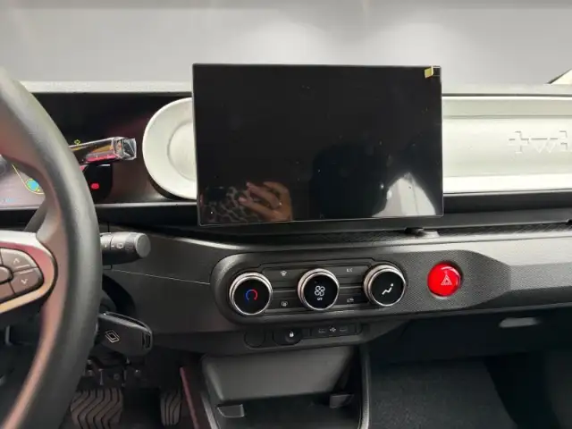 Renault Twingo view 9