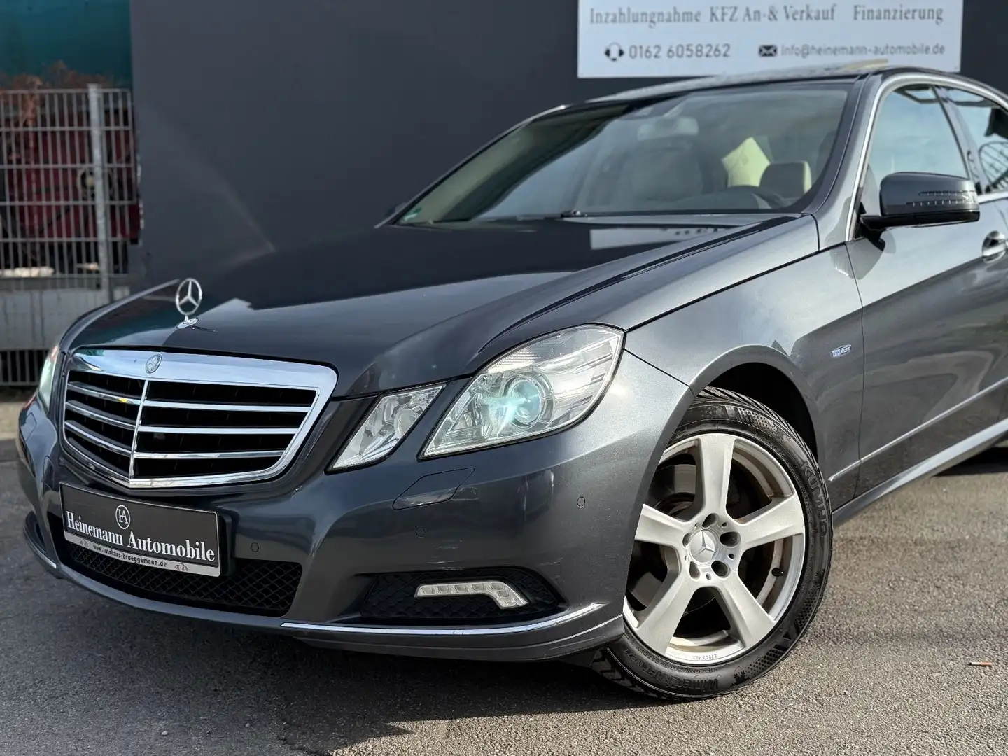 Mercedes-Benz E 350 CDI 4Matic *LEDER*XENON*ACC*LED*NAVI*TÜV* Gris - 2