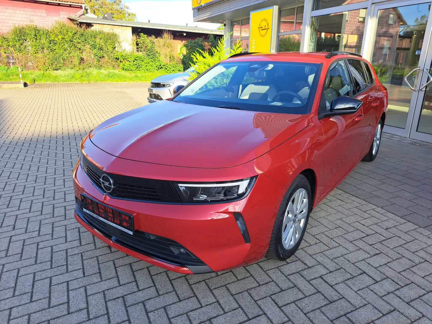 Opel Astra L Sports Tourer 1.2 Turbo Edition LED NAVI SITZ u. Rot - 2