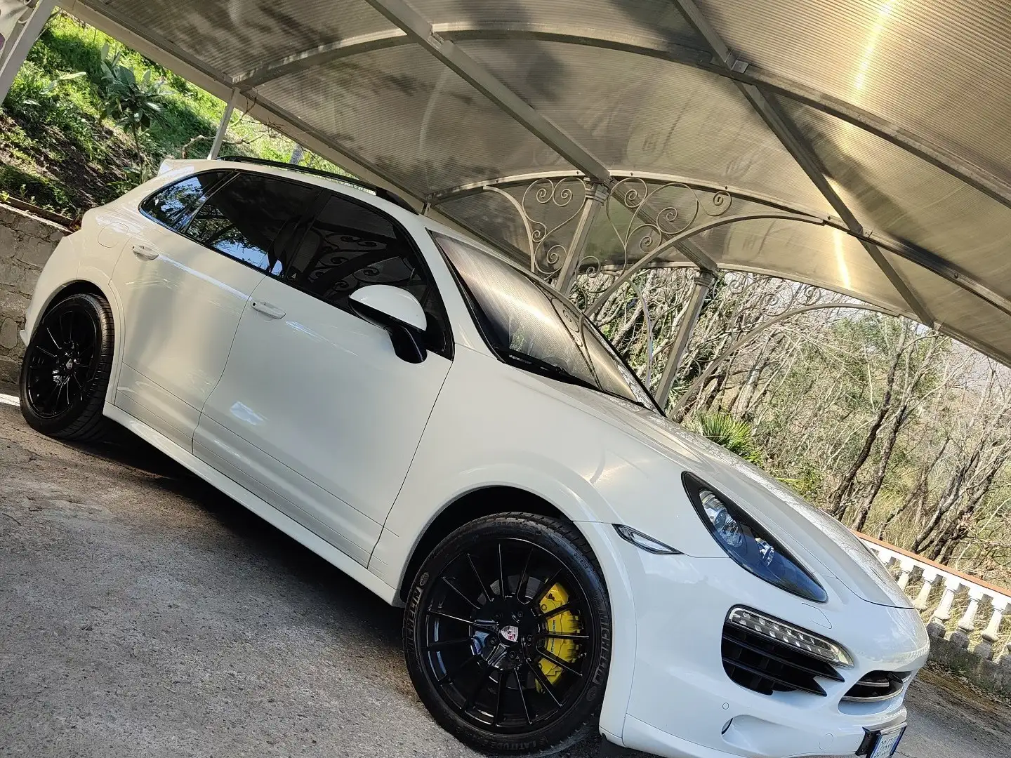 Porsche Cayenne GTS Sport Design - Carbonio Bianco - 2