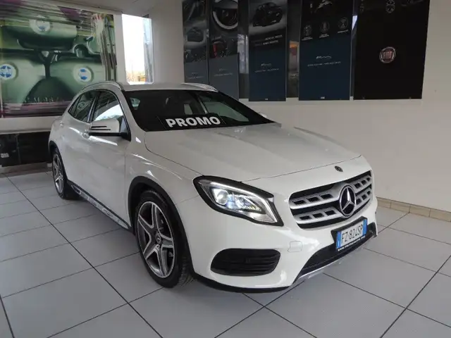 Mercedes-Benz GLA 200