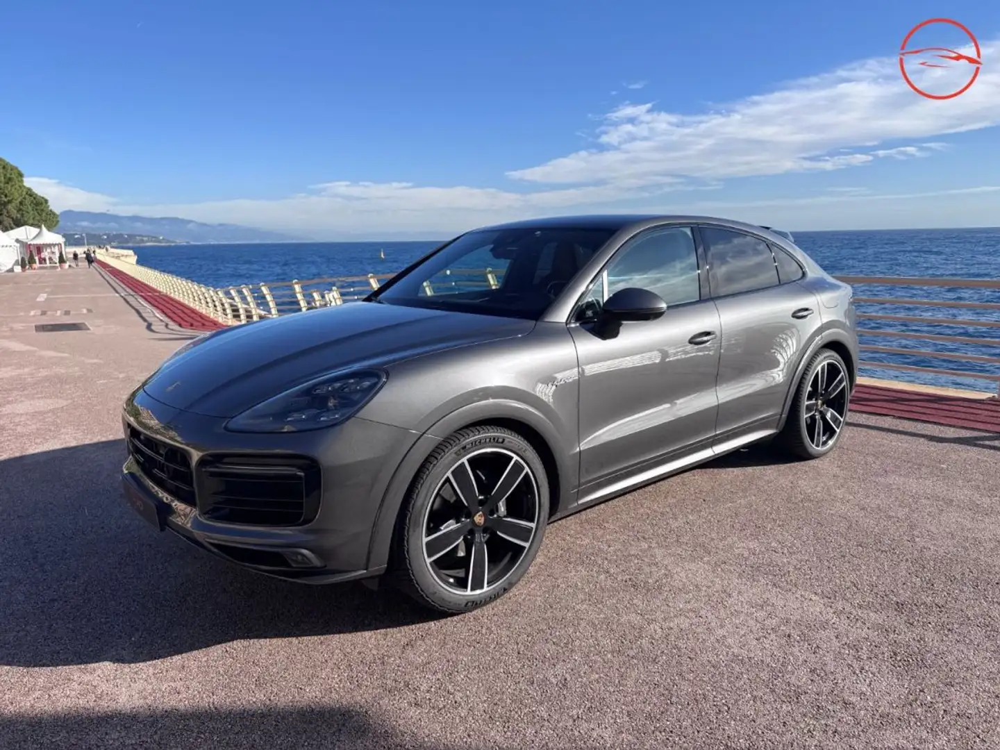 Porsche Cayenne iii coupe 3.0 v6 e-hybrid 462 Grijs - 2