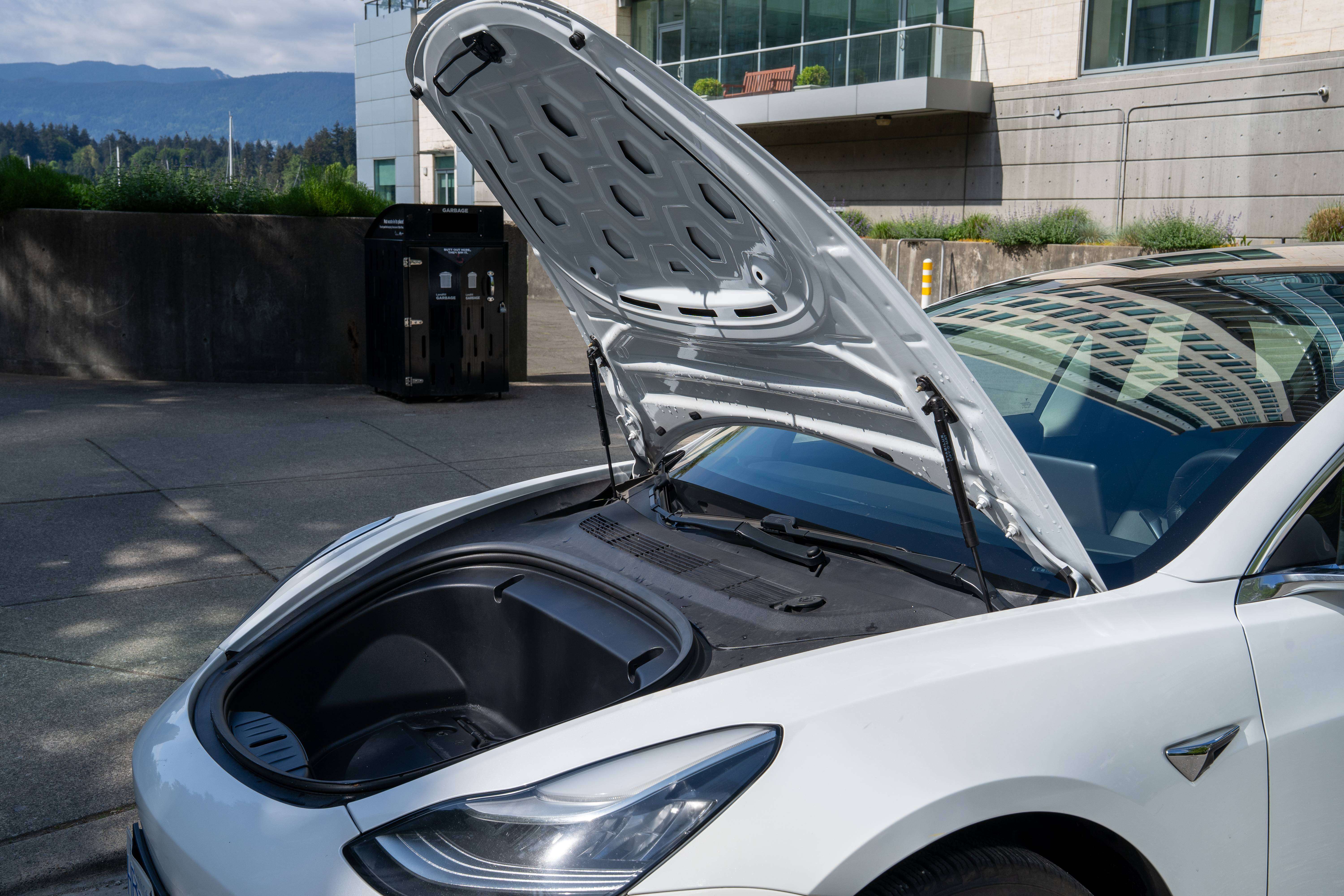 2020 Tesla Model 3 Rear Wheel drive thumb 14