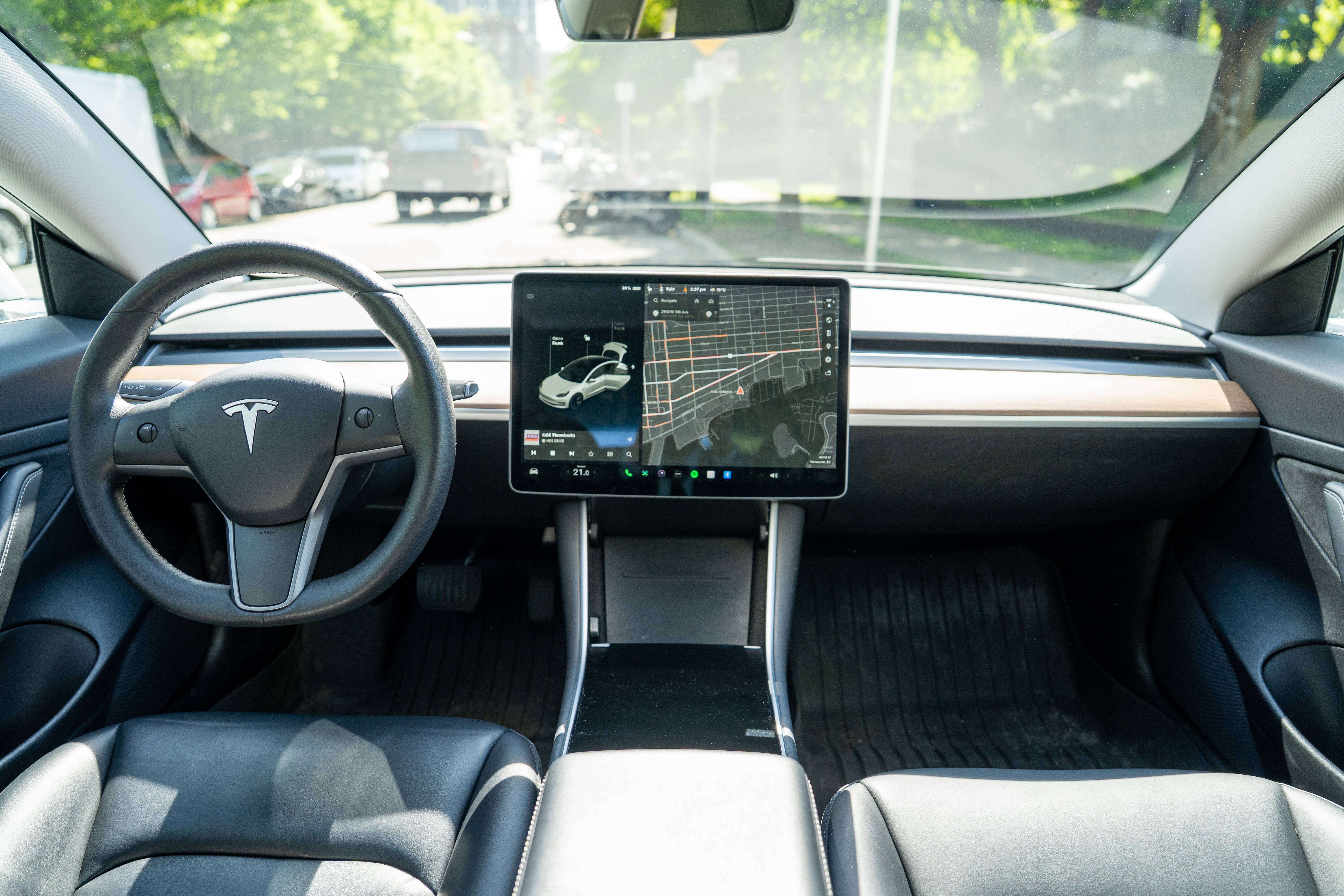2020 Tesla Model 3 Rear Wheel drive thumb 12