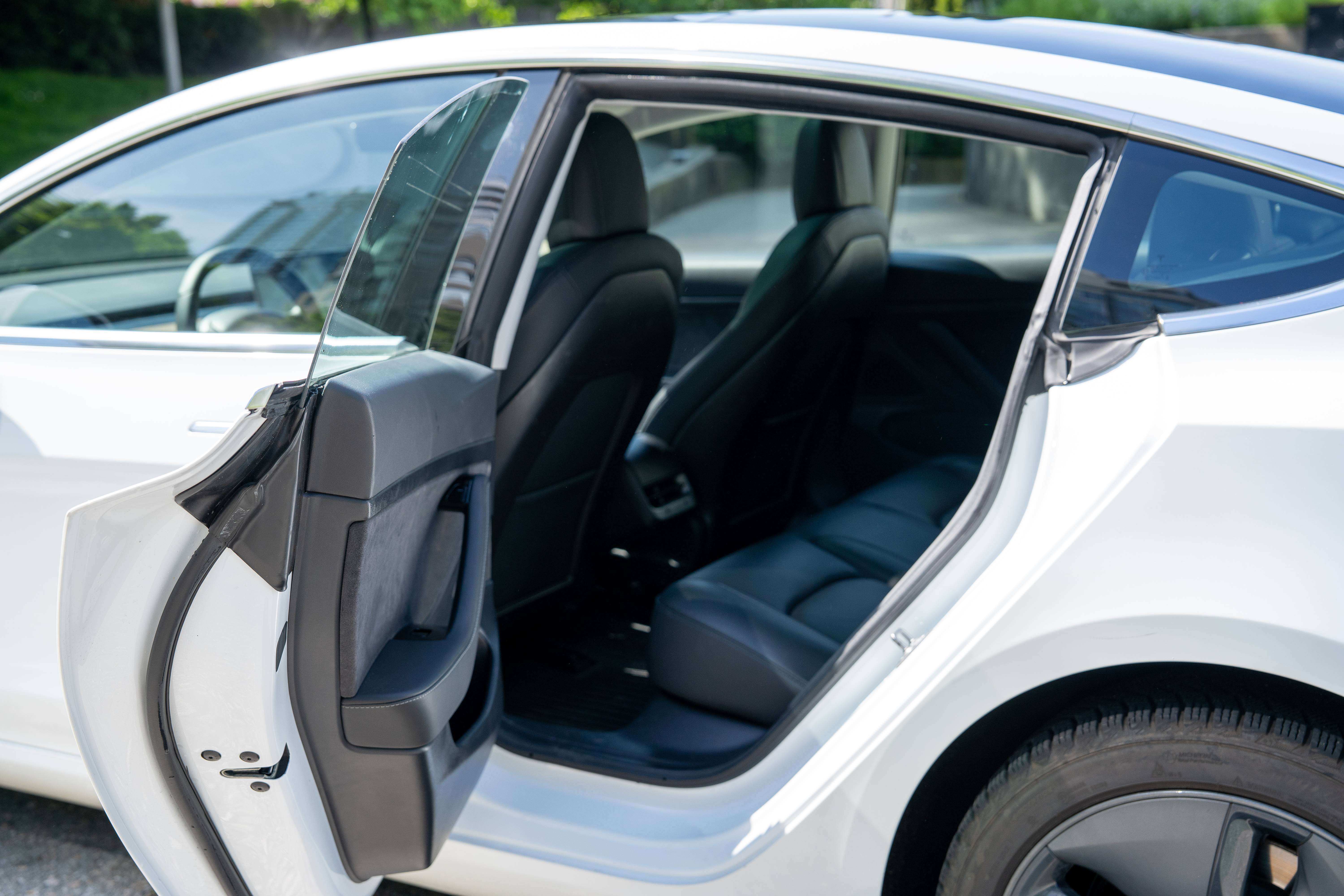 2020 Tesla Model 3 Rear Wheel drive thumb 10