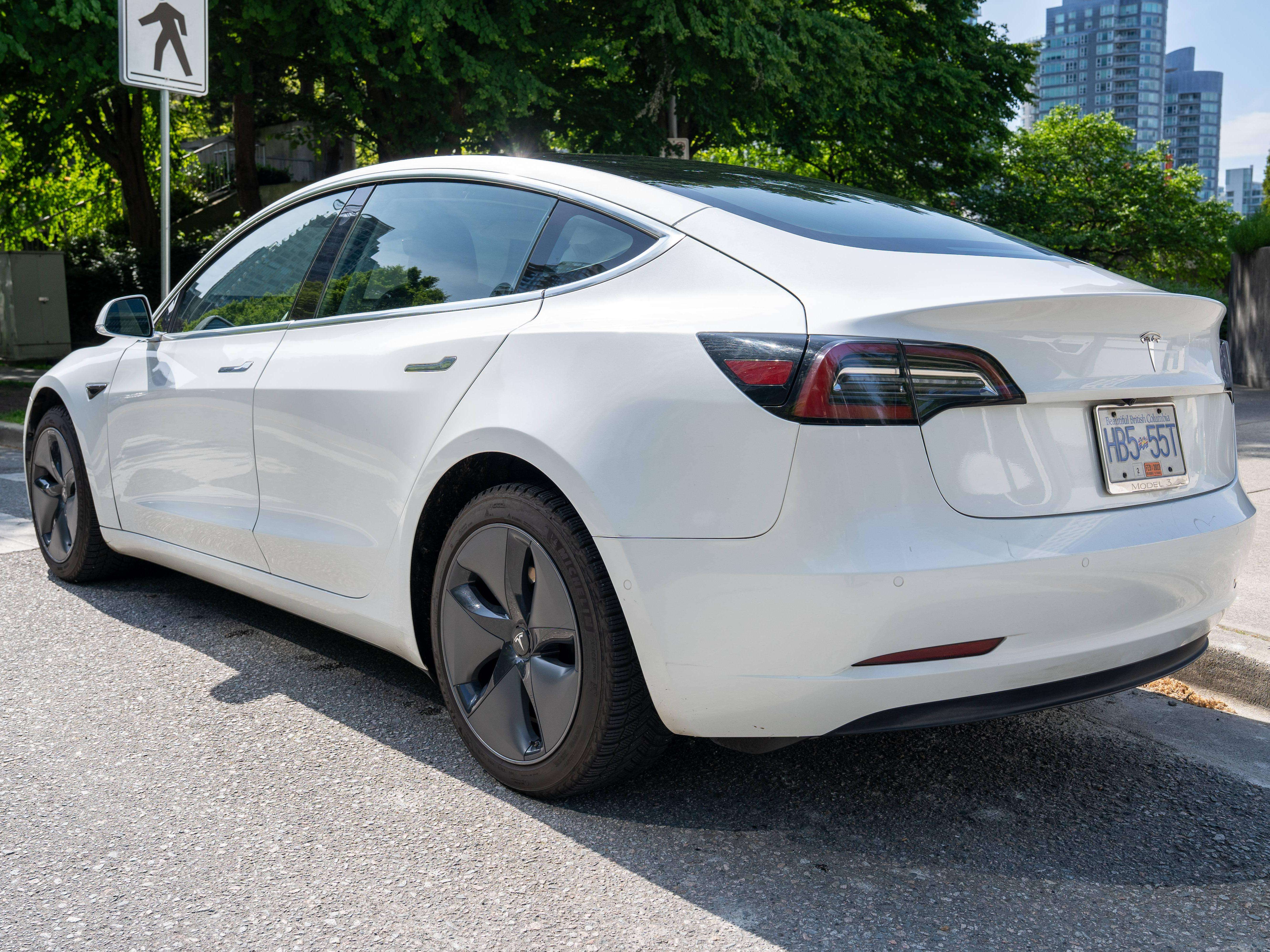 2020 Tesla Model 3 Rear Wheel drive alt 5