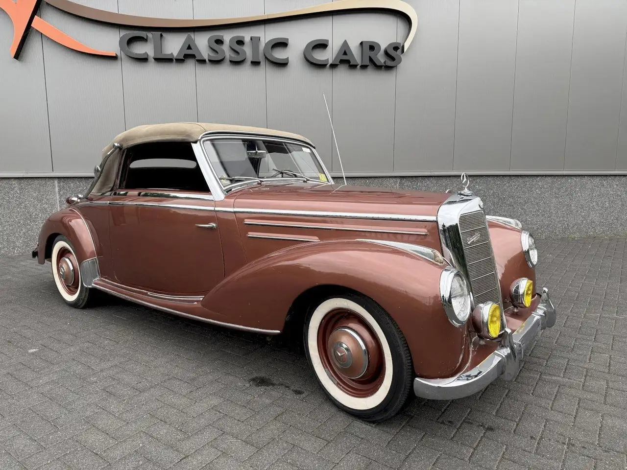 Mercedes-Benz 220 W187 220A Cabriolet, foto 2