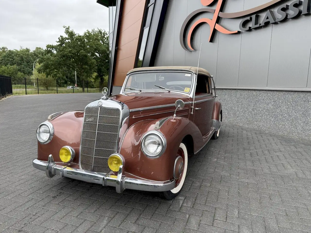 Mercedes-Benz 220 W187 220A Cabriolet, foto 4