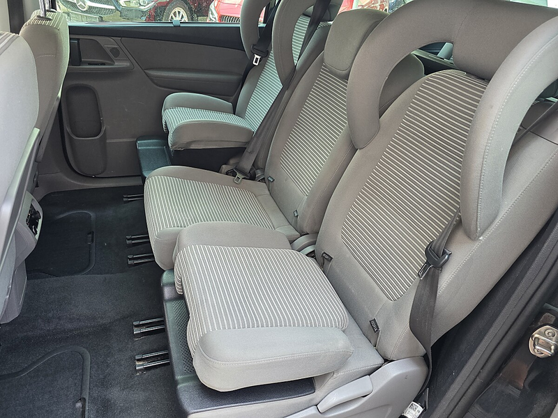 SEAT Alhambra Executive 2,0 TDI *7-SITZER* — photo 11