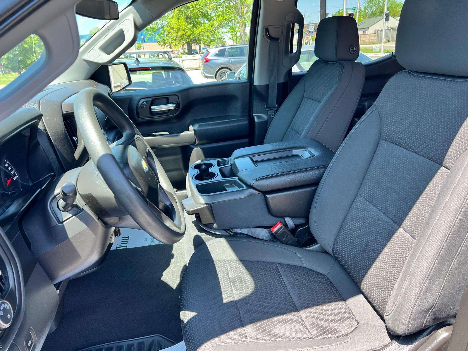 2021 Chevrolet Silverado 1500 4WD Crew Cab 147  Custom — снимка 1