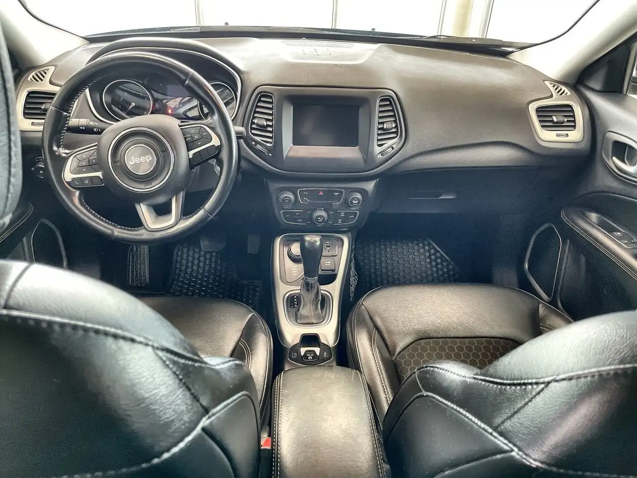 Jeep Compass снимка Jeep Compass