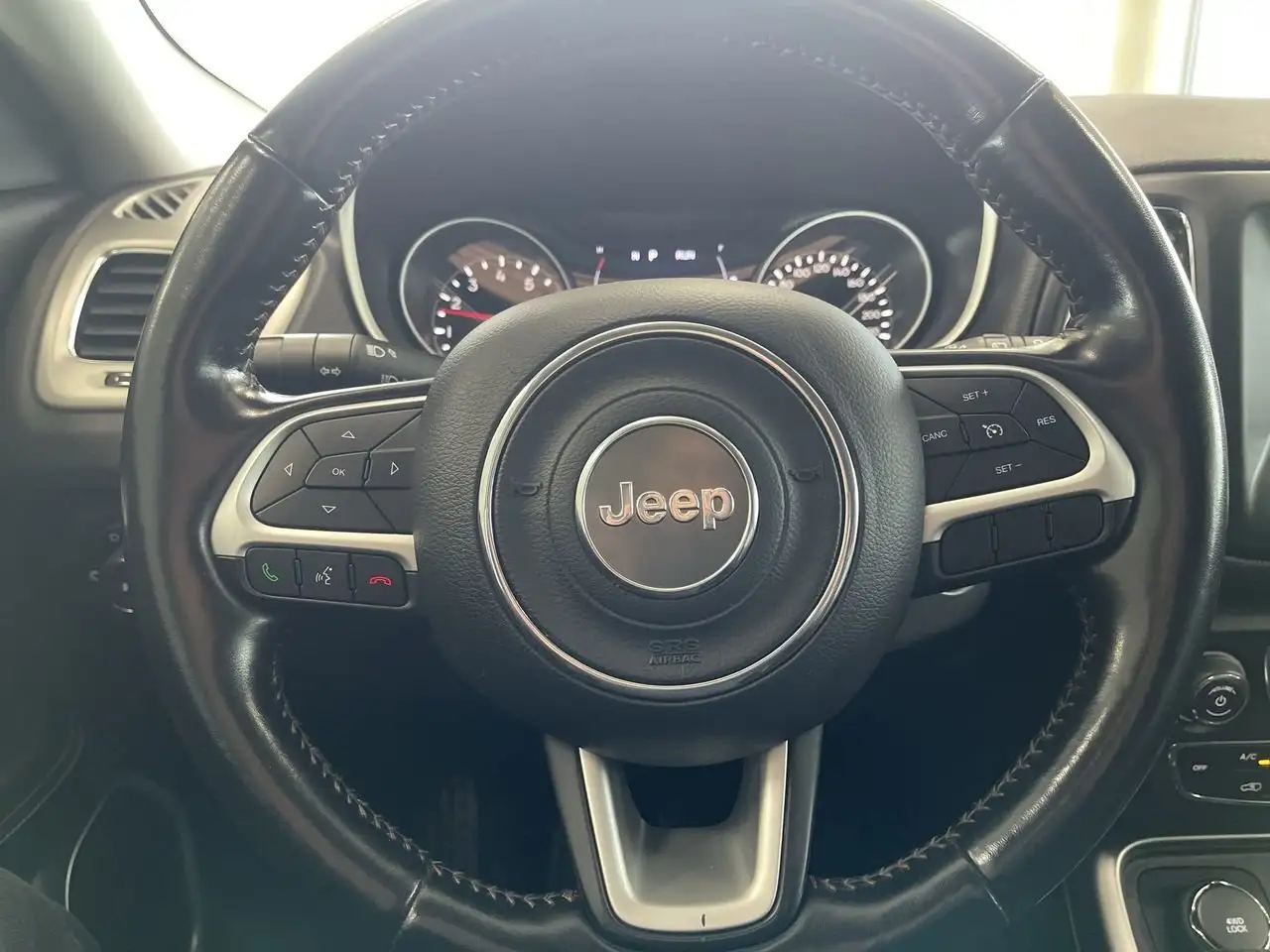 Jeep Compass снимка Jeep Compass