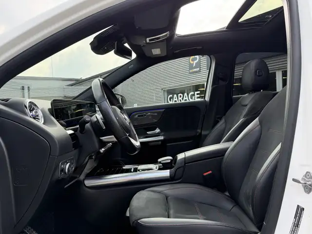 Mercedes-Benz Gla view 4