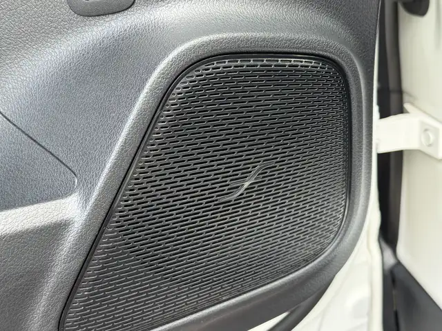 Mercedes-Benz Gla view 14