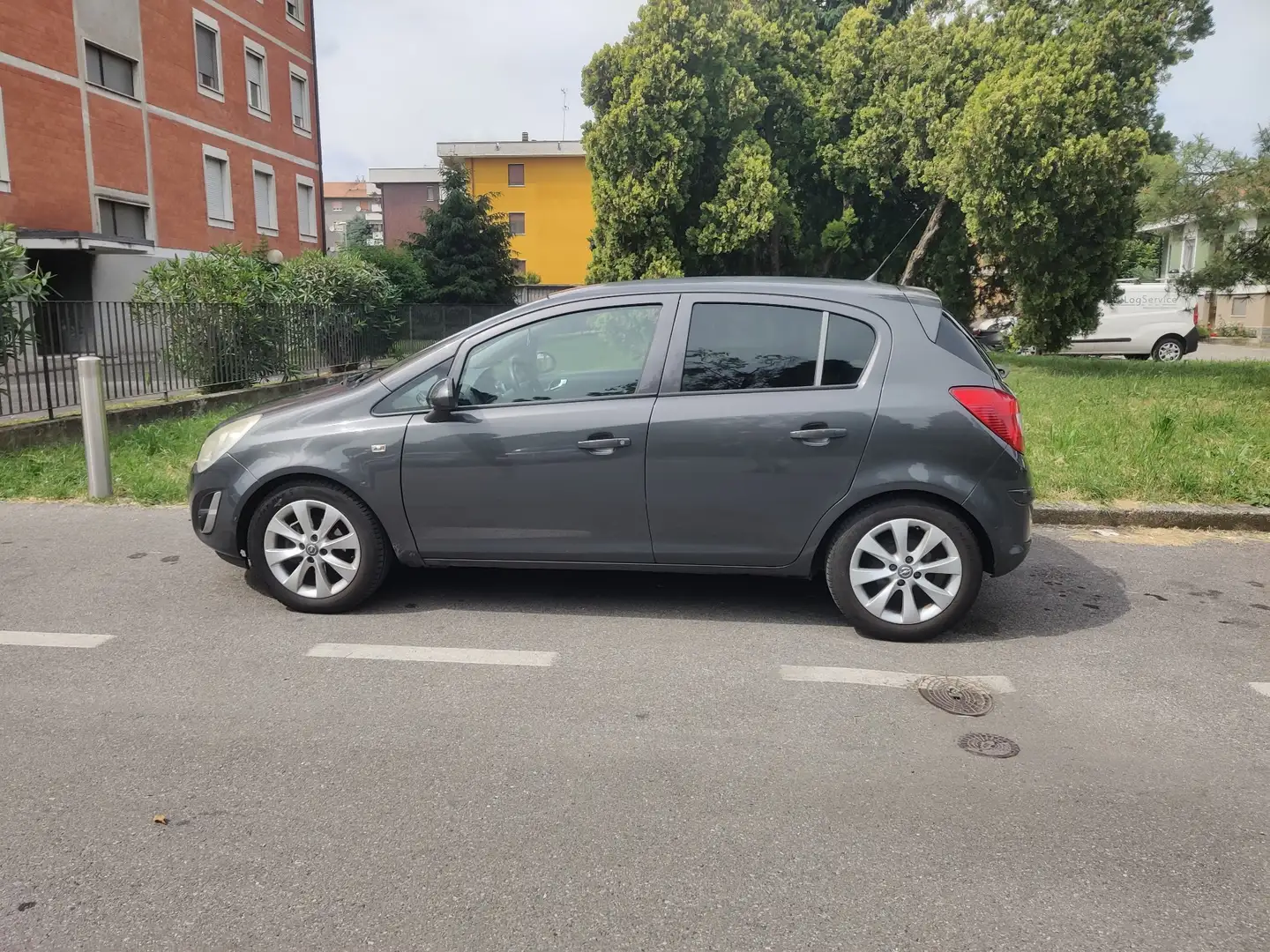 Opel Corsa 5p 1.2 Ecotec 85cv - 2