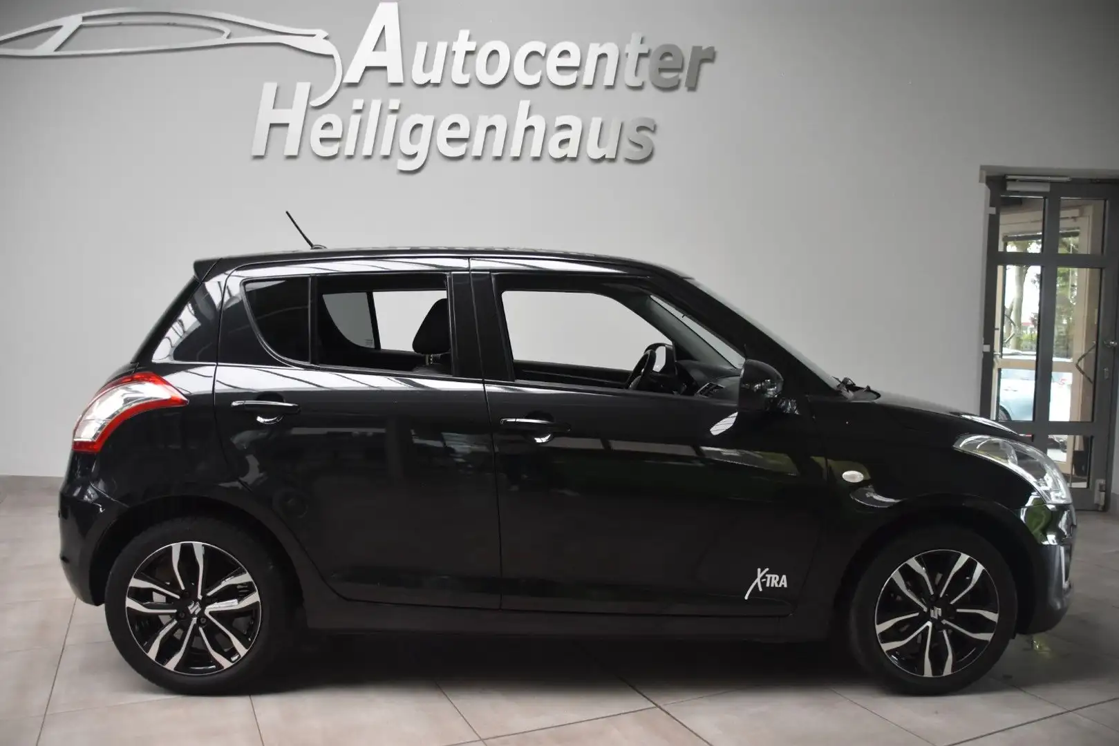 Suzuki Swift X-TRA Klima Alcantara Alu USB Schwarz - 2