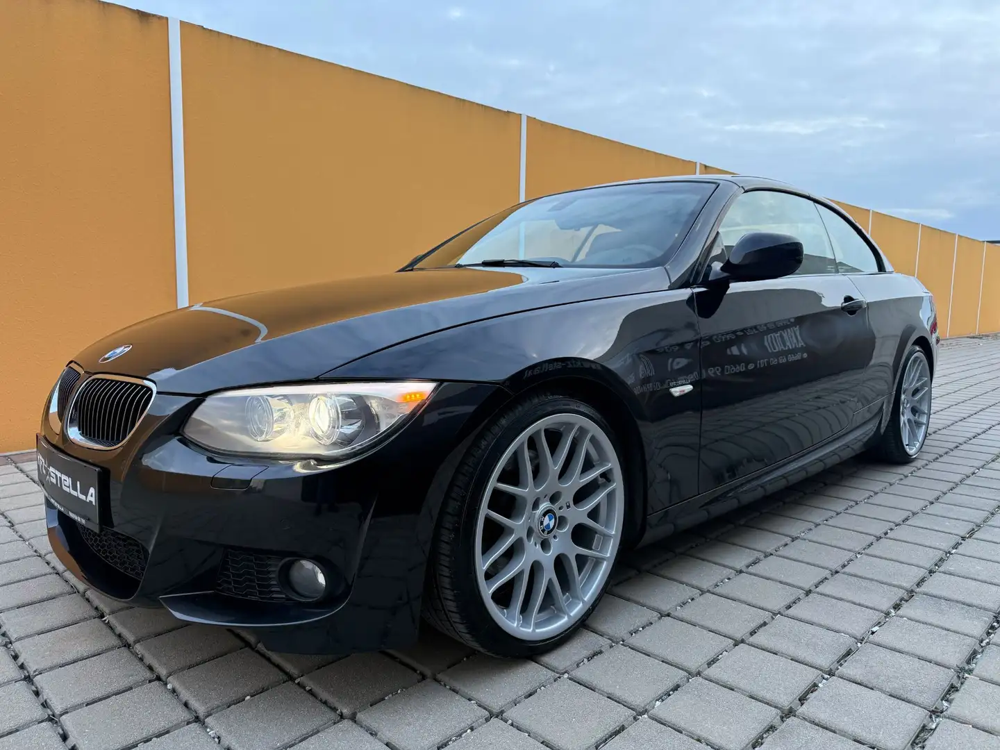 BMW 330 d E93 Cabrio M-Paket Edition / HarmanKardon / Aut Schwarz - 1