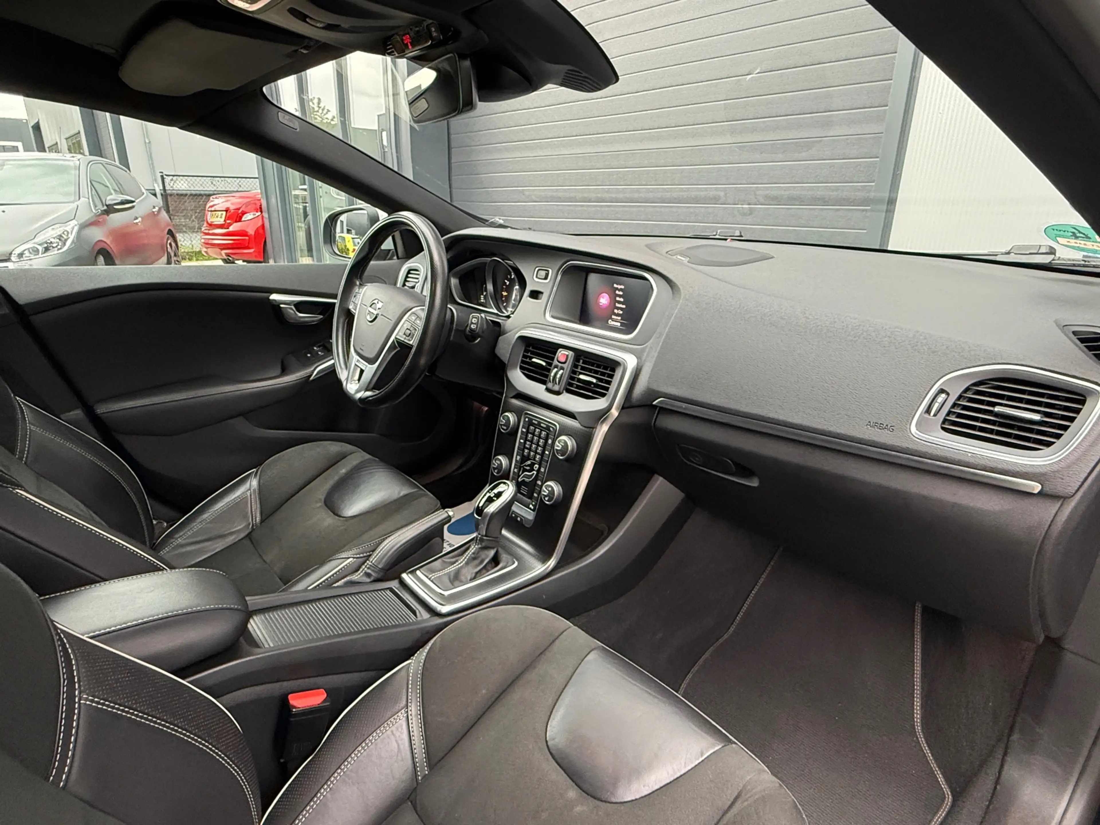 Volvo V40 1.5 T3 Polar+ Sport / AUTOMAAT / NAP / TREKHAAK / — photo 12