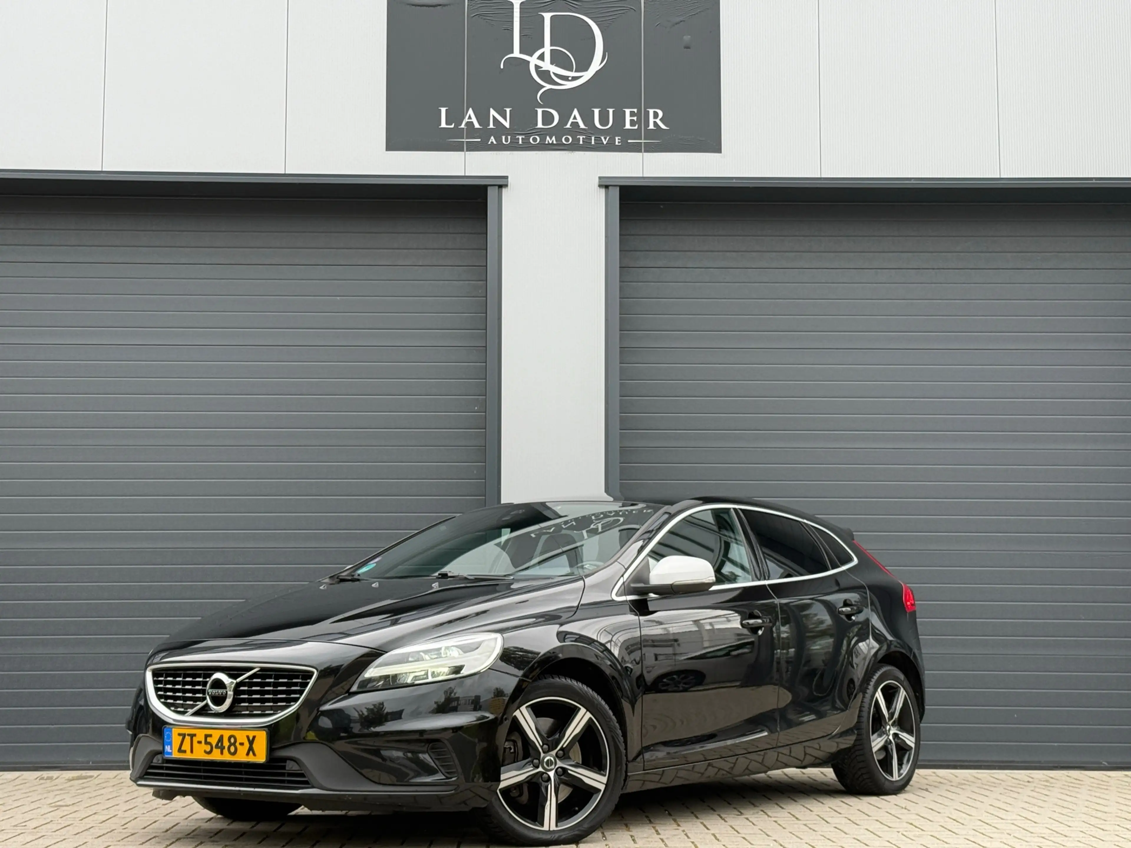 Volvo V40 1.5 T3 Polar+ Sport / AUTOMAAT / NAP / TREKHAAK /