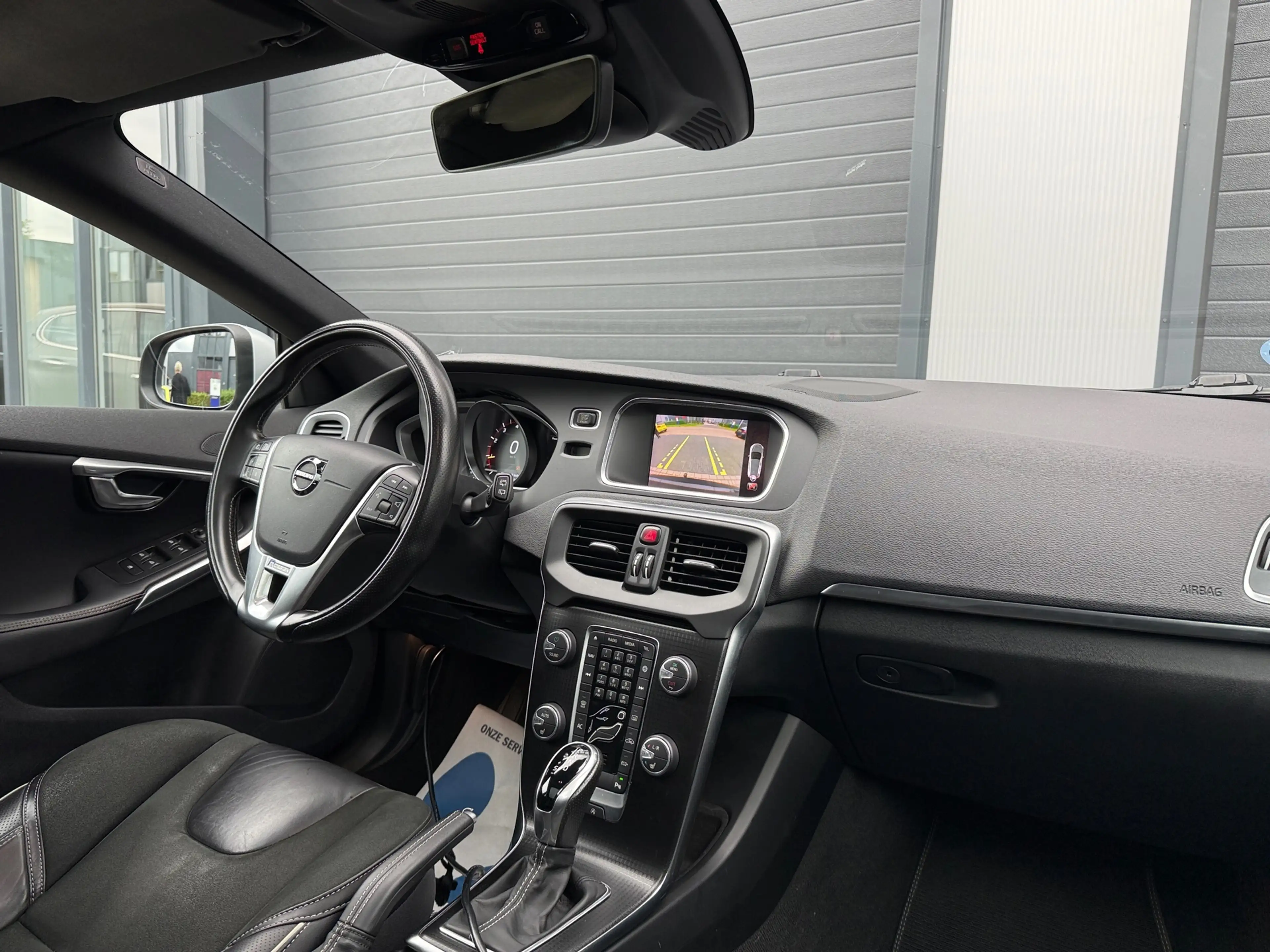 Volvo V40 1.5 T3 Polar+ Sport / AUTOMAAT / NAP / TREKHAAK / — photo 4