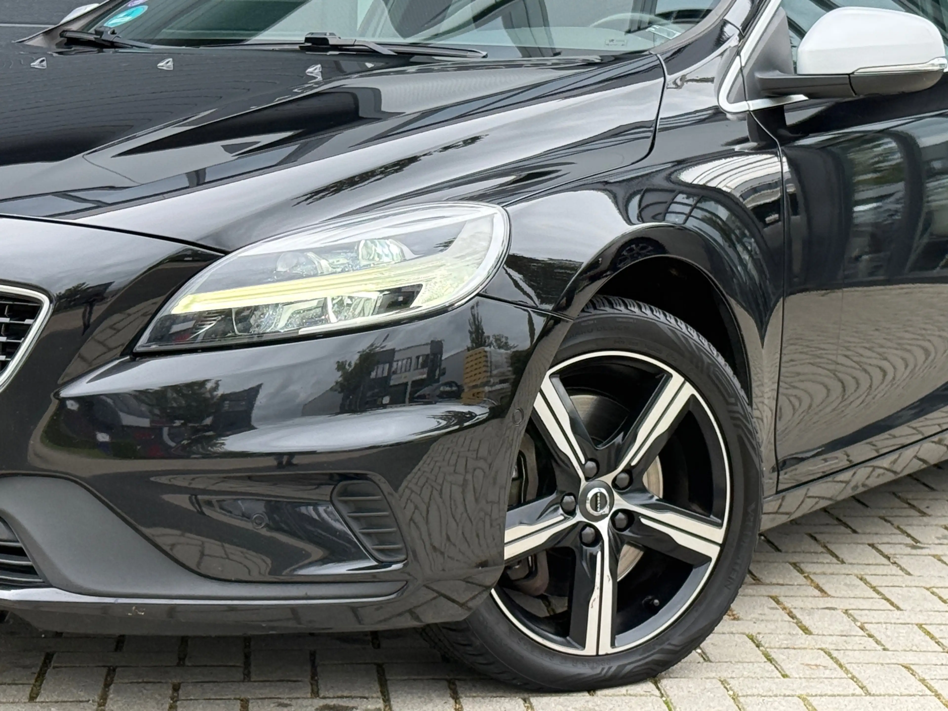 Volvo V40 1.5 T3 Polar+ Sport / AUTOMAAT / NAP / TREKHAAK / — photo 3