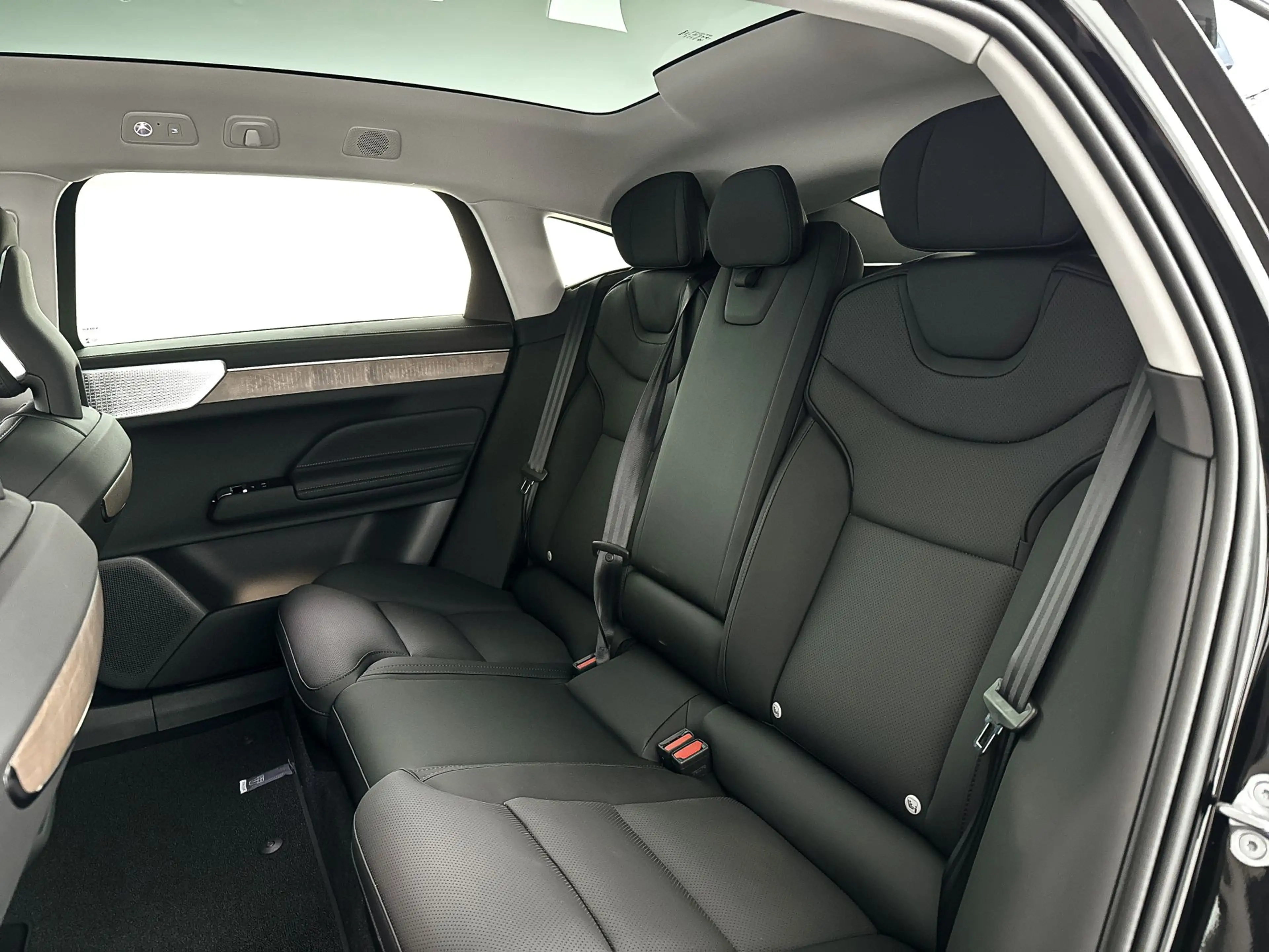 Volvo ES90 Single Motor Extended Range Ultra 92 kWh | Panoram — photo 12