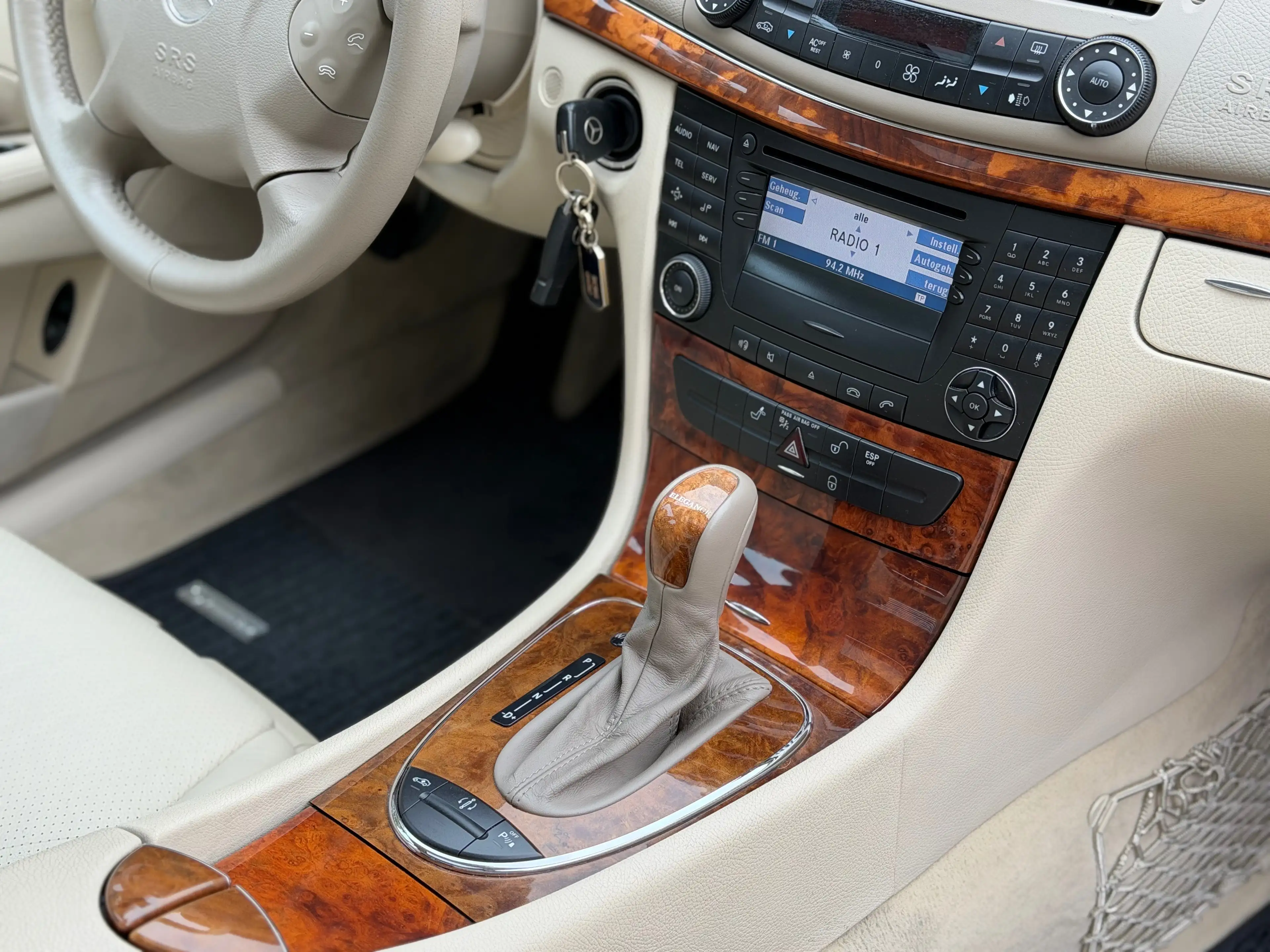 Mercedes-Benz E 220 E 220 CDI Elegance — photo 13