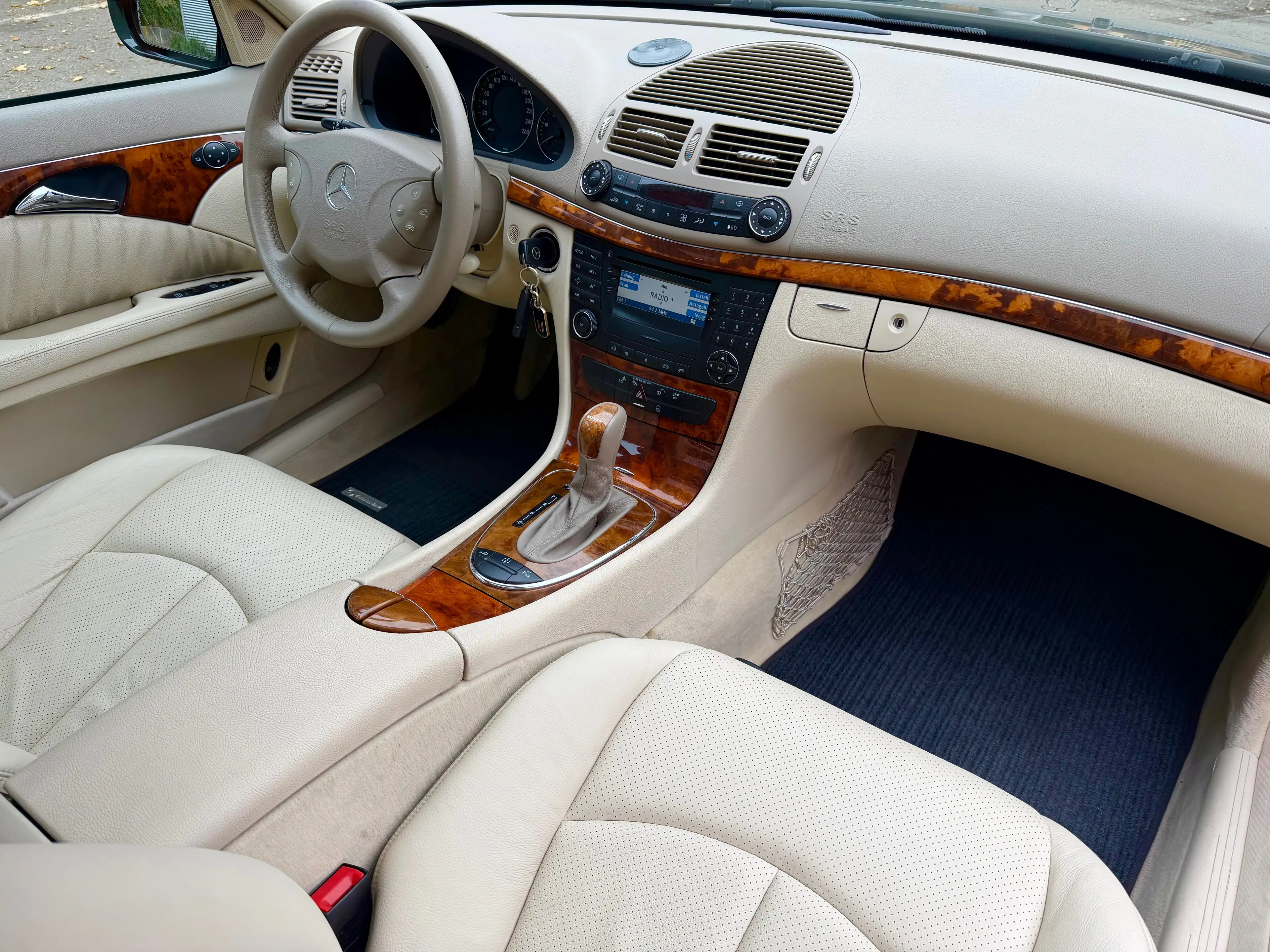 Mercedes-Benz E 220 E 220 CDI Elegance — photo 12