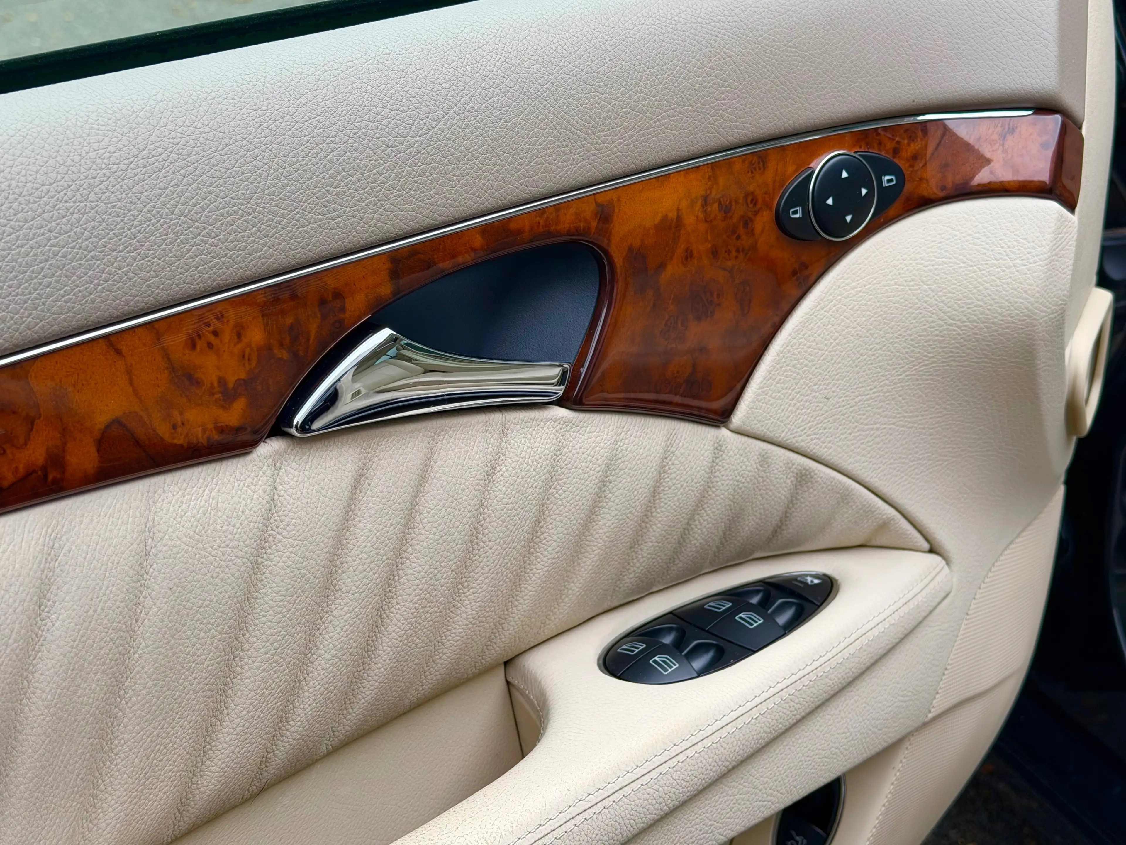Mercedes-Benz E 220 E 220 CDI Elegance — photo 11
