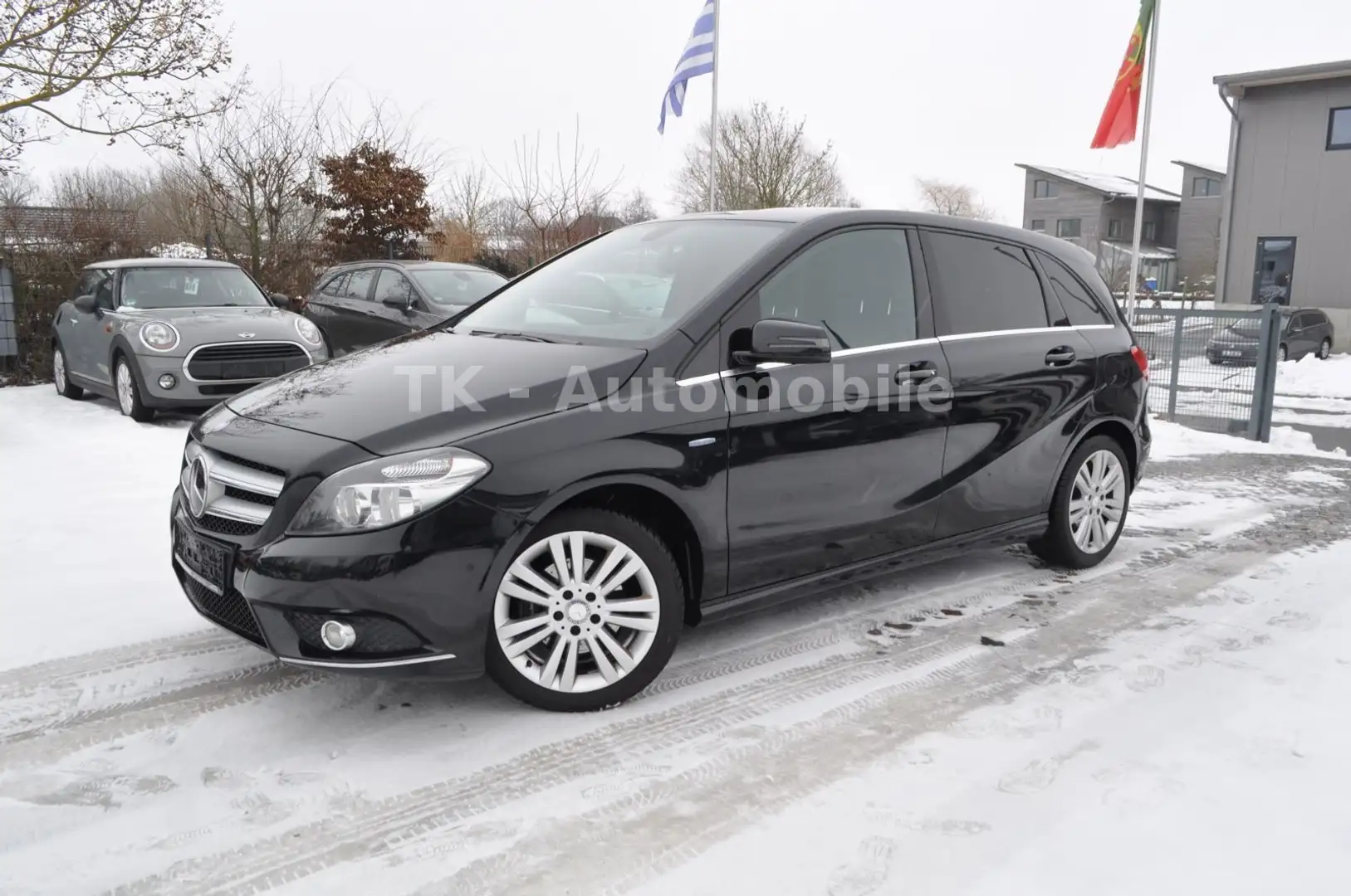 Mercedes-Benz B 200 Mercedes-Benz B 200/NAVI/PDC/SHZ Schwarz - 1