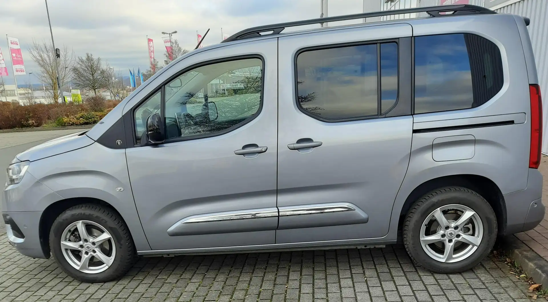 Toyota Proace City Proace City Verso 5-Verso 1.2 Turbo L1 Team PKW Silber - 2